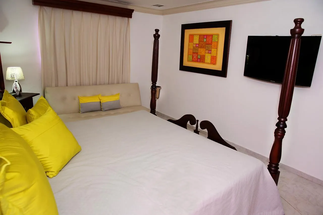 Hotel Los Jardines Santiago De Los Caballeros 3*,